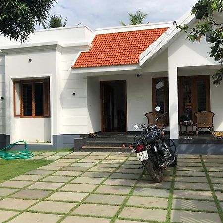 Alappuzha Beautiful Village House With All Facilities. מראה חיצוני תמונה