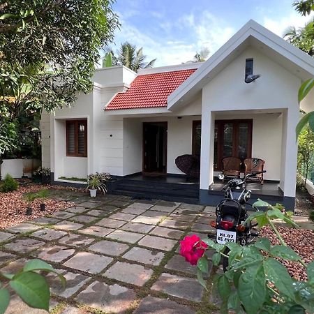 Alappuzha Beautiful Village House With All Facilities. מראה חיצוני תמונה