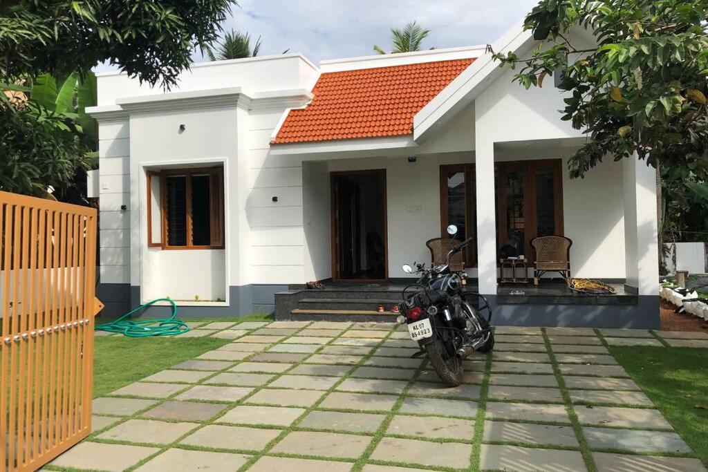 Alappuzha Beautiful Village House With All Facilities. מראה חיצוני תמונה